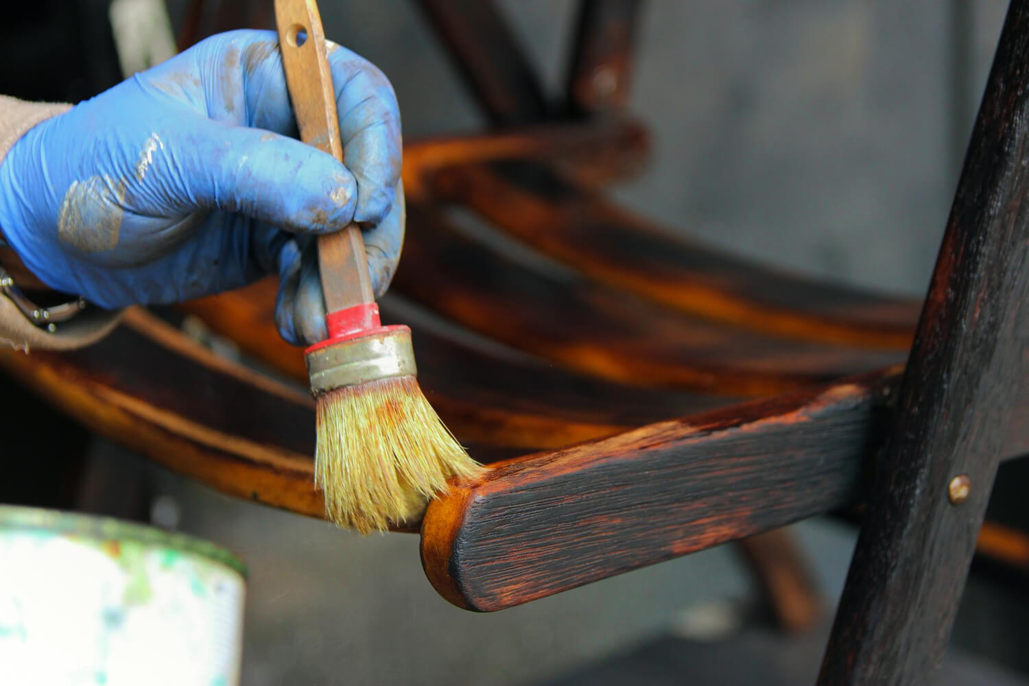Как отреставрировать старую мебель?